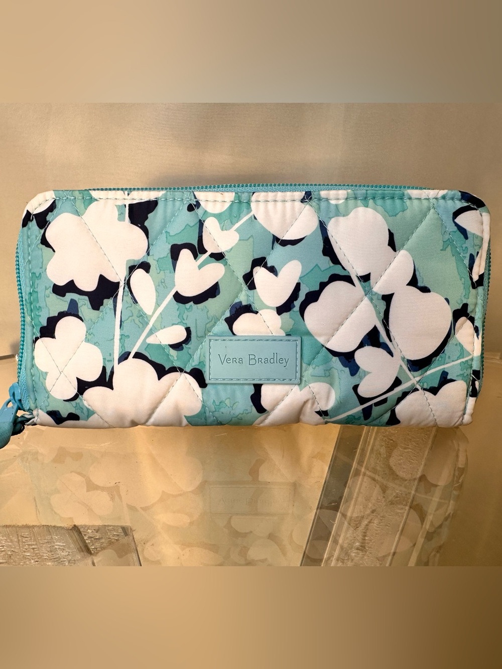 NWT Vera Bradley “cut vines” patterned Light Blue Quilted RFID Wallet